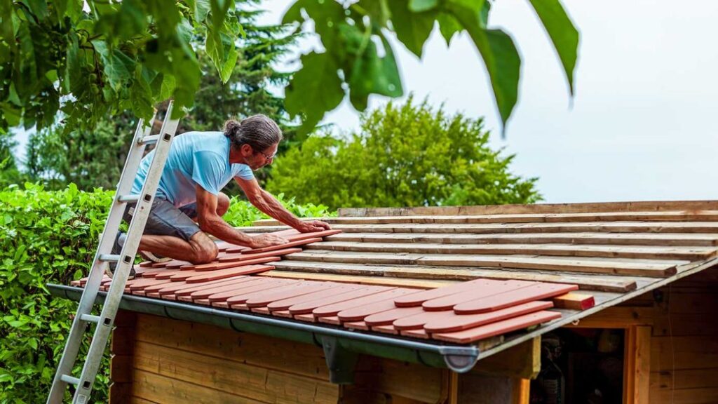 The Benefits of Hiring a Roofing Contractor for Roof Maintenance